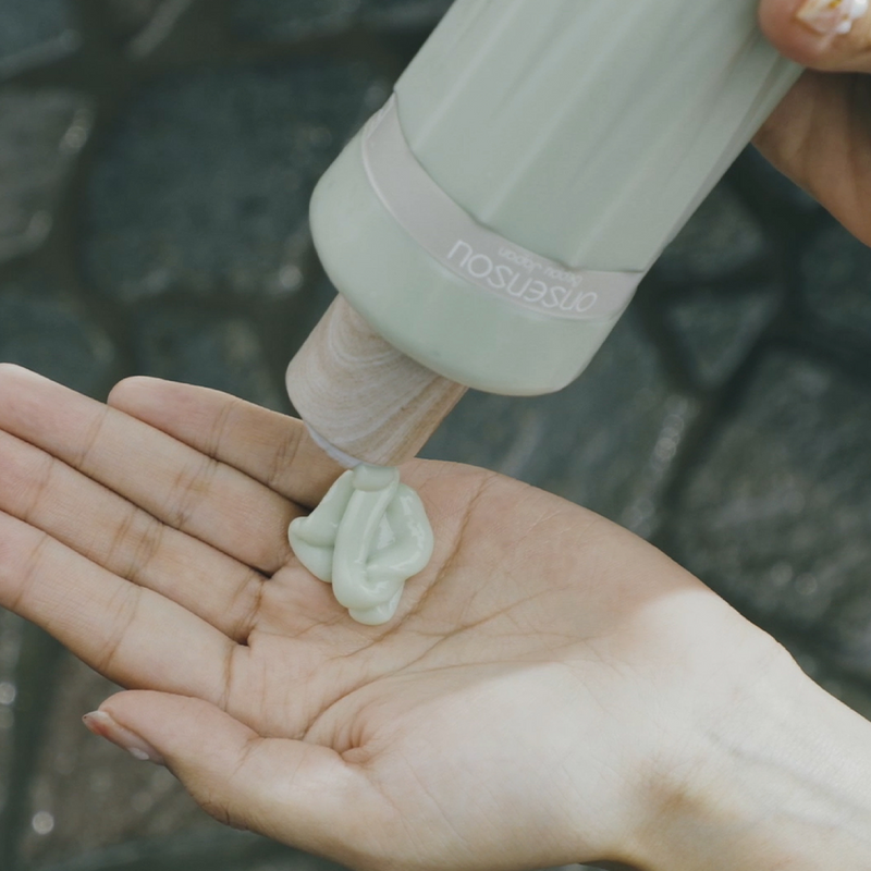 Scalp Care Treatment With Hot Spring Algae Essence